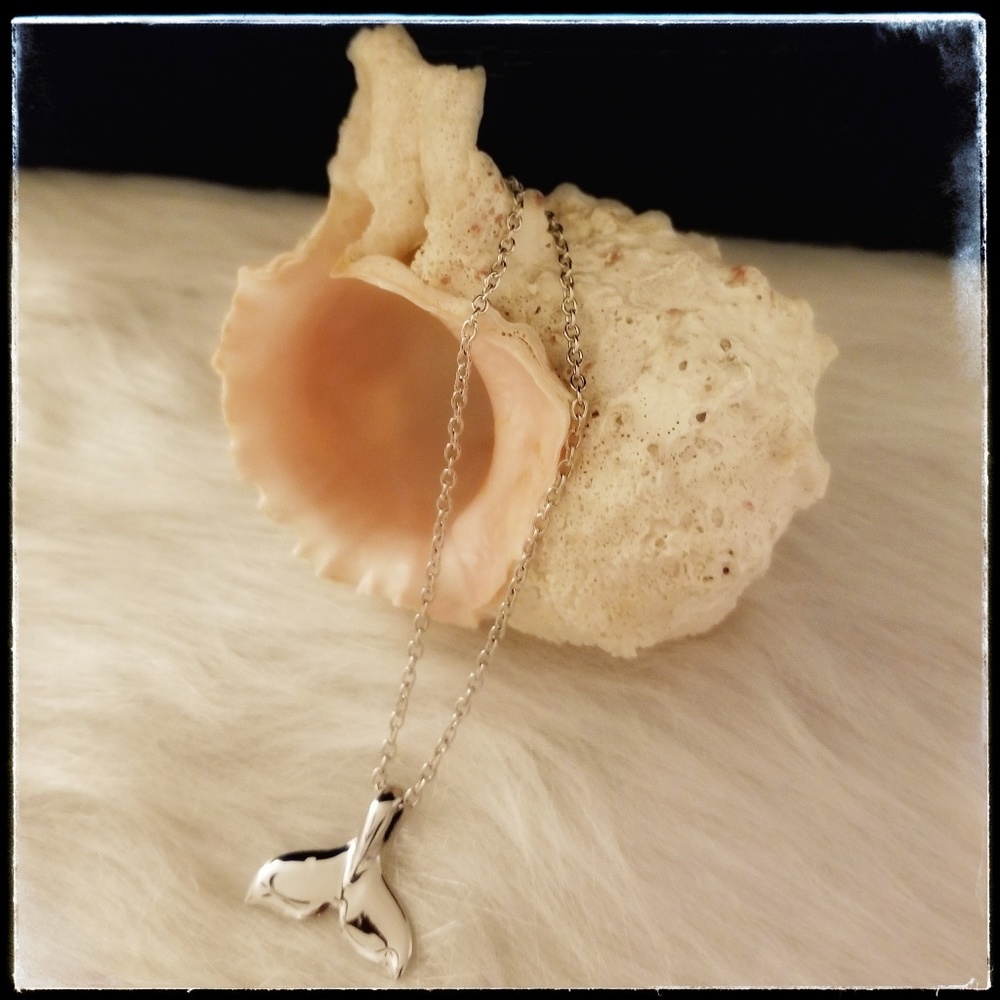 NEW Whale/Mermaid Tail Necklace
